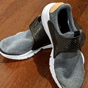 Nike women's slip-on style tennis shoes size 8M